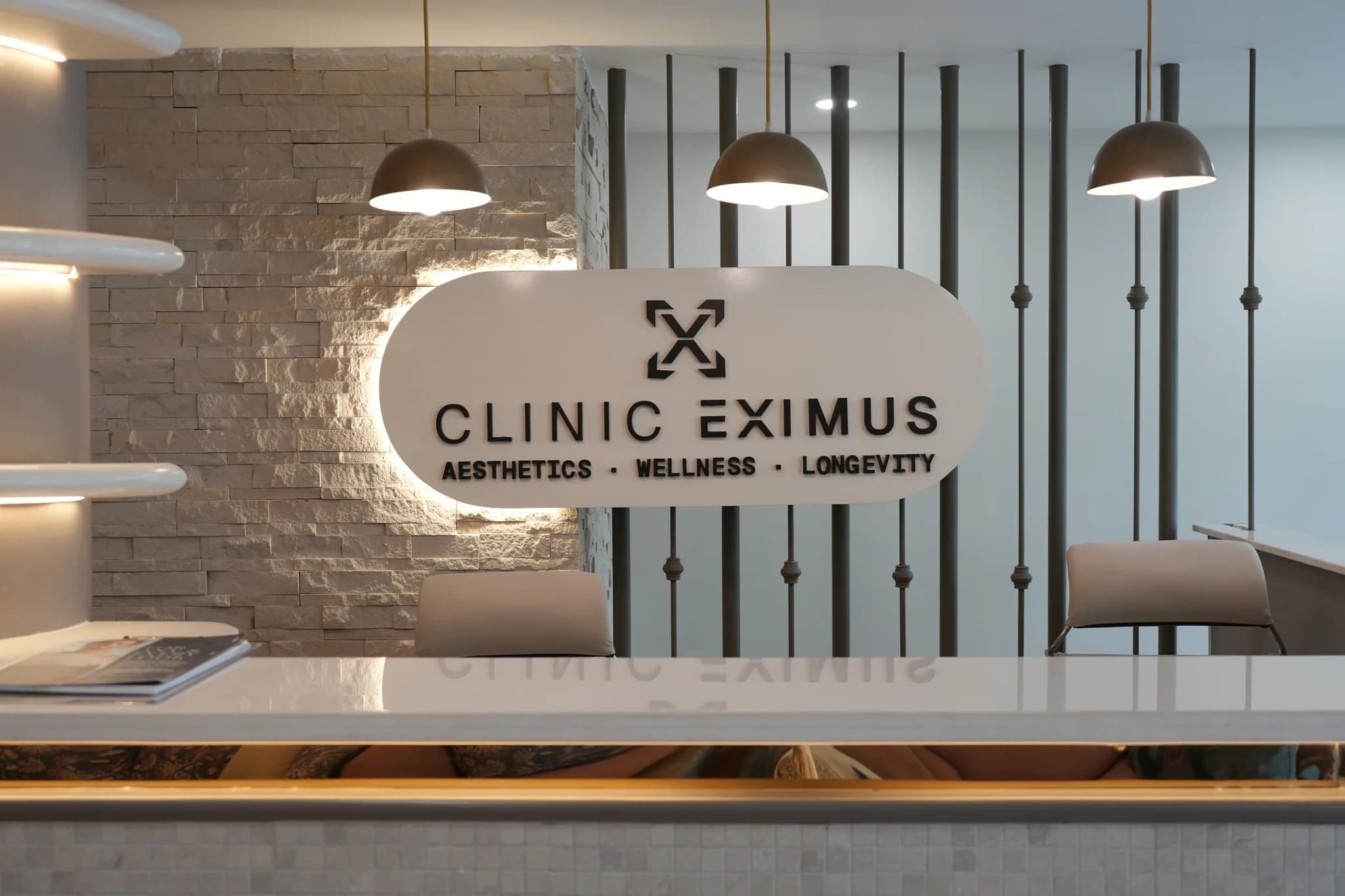 Reception & Vitrine